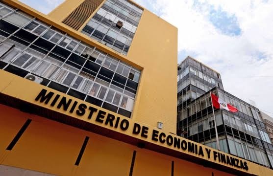 Sede del Ministerio de Economía y Finanzas del Perú, relacionada con los cambios en los regímenes tributarios